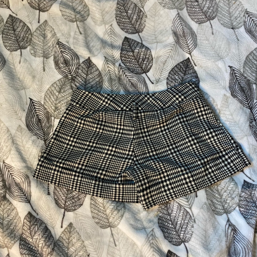 Shorts - Picture 3 of 3